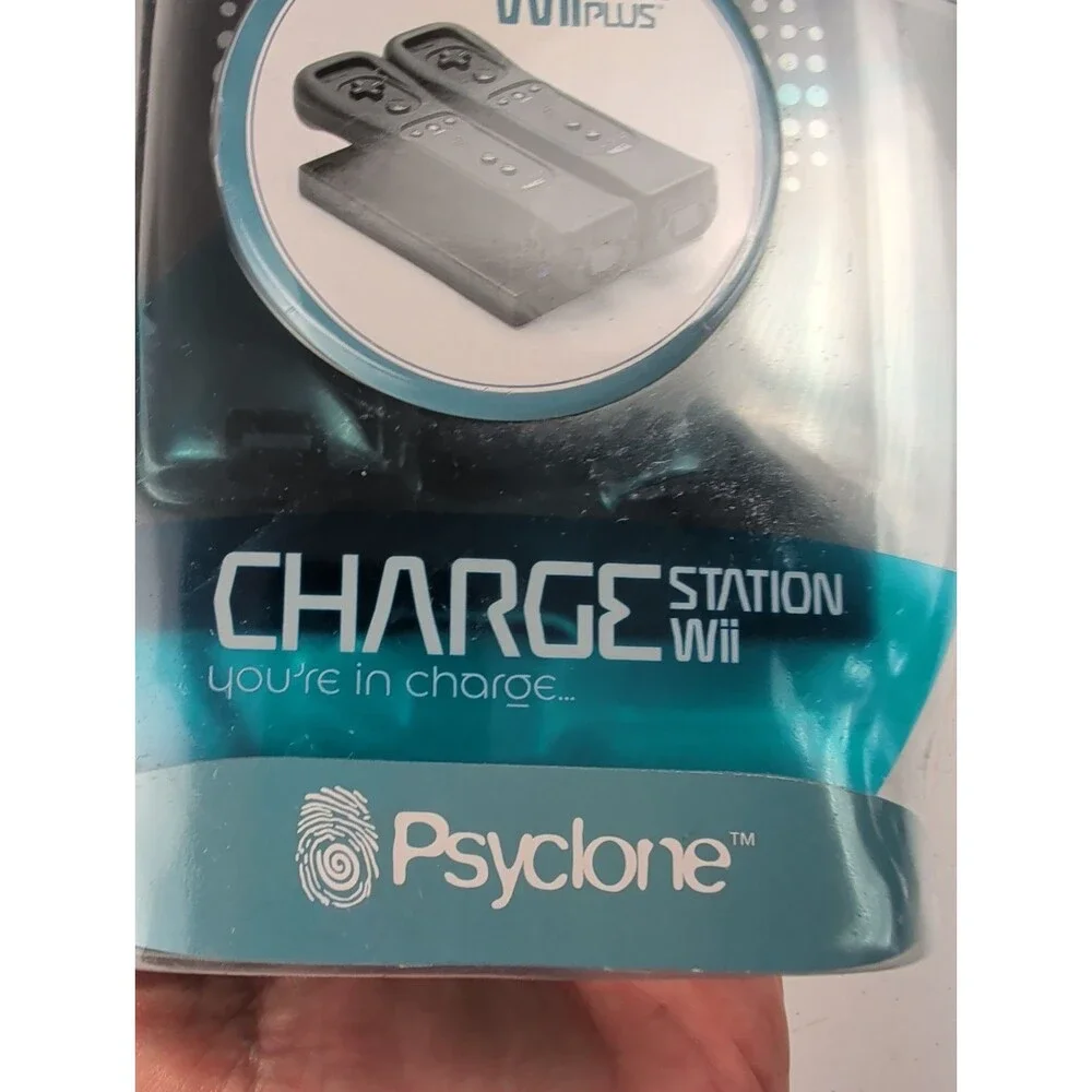Psyclone Wii Dual Charge Station Remote Batteries Motion Plus New